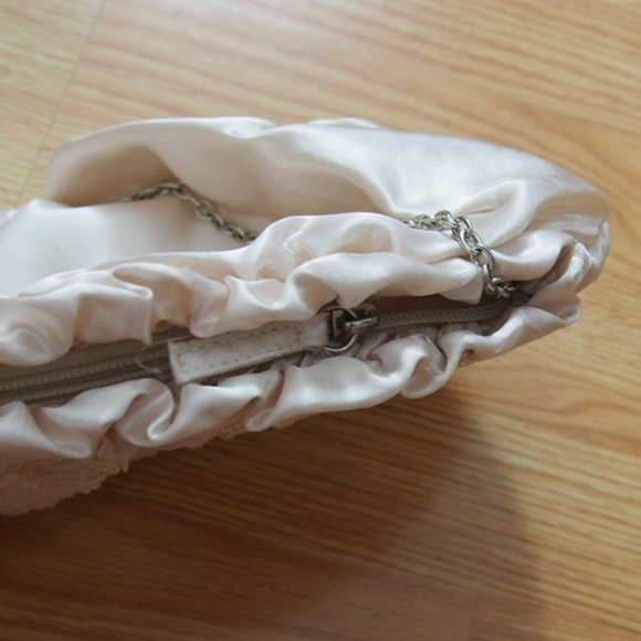 Romantic Rose Purse - Picture 4 of 7